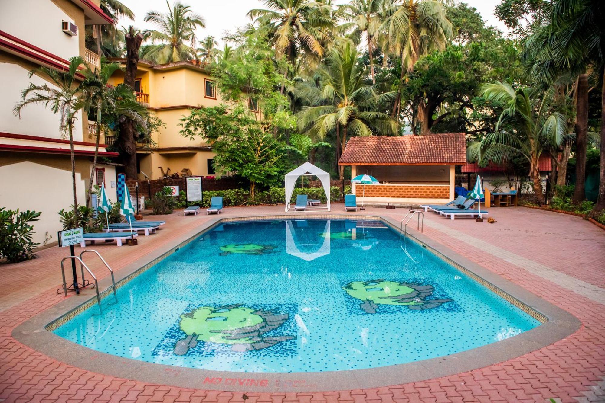 Cherrystay Holiday Resort -Candolim Beach Bagian luar foto