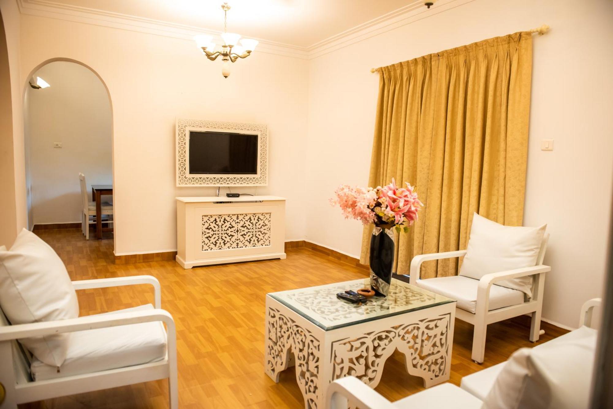 Cherrystay Holiday Resort -Candolim Beach Bagian luar foto