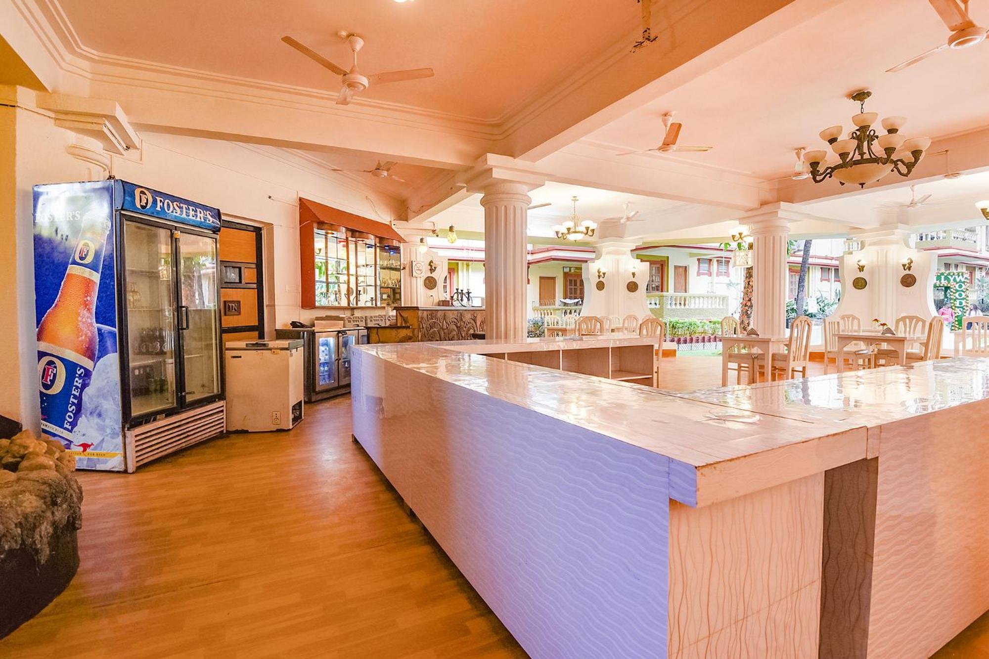 Cherrystay Holiday Resort -Candolim Beach Bagian luar foto